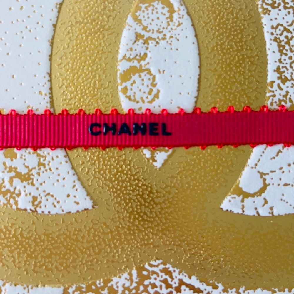 CHANEL Magenta Color With Blue Embossed Lettering - Picture 7 of 8